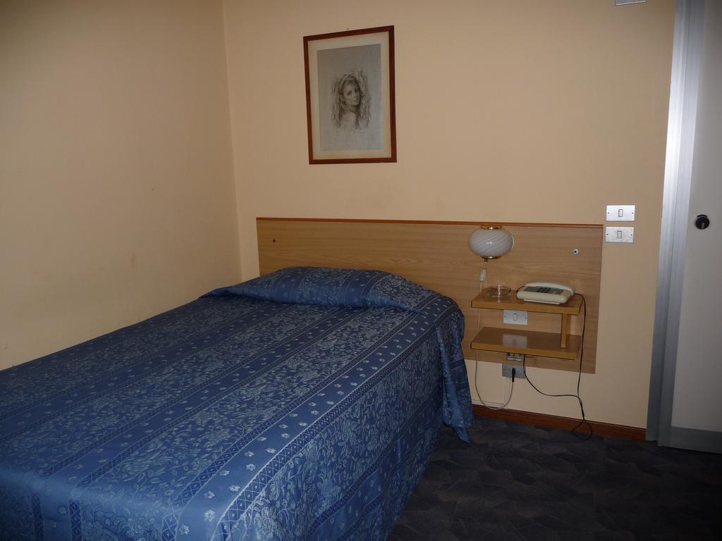 אלטופאשיו Hotel Astoria מראה חיצוני תמונה