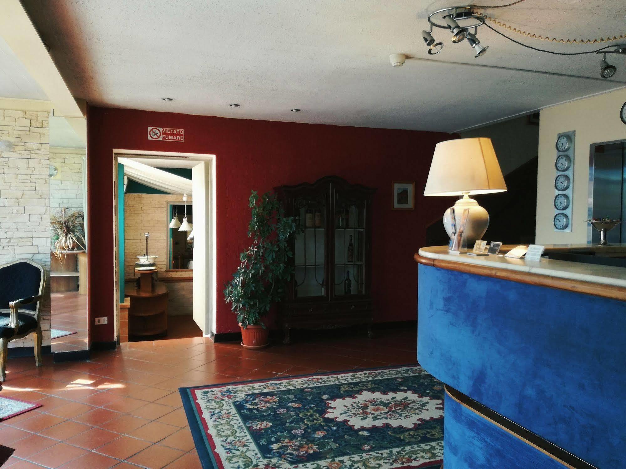 אלטופאשיו Hotel Astoria מראה חיצוני תמונה